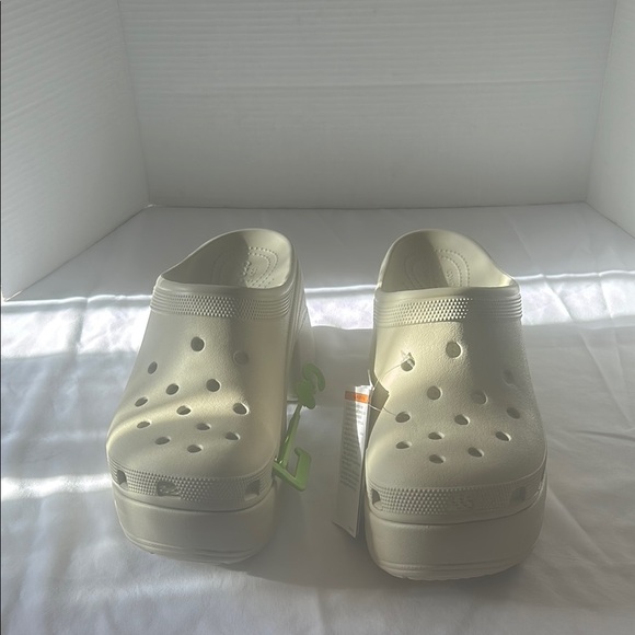 CROCS Cream Platform Sandals - Picture 3 of 7